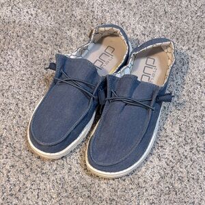 Ladies Hey Dudes Shoes Size 9
